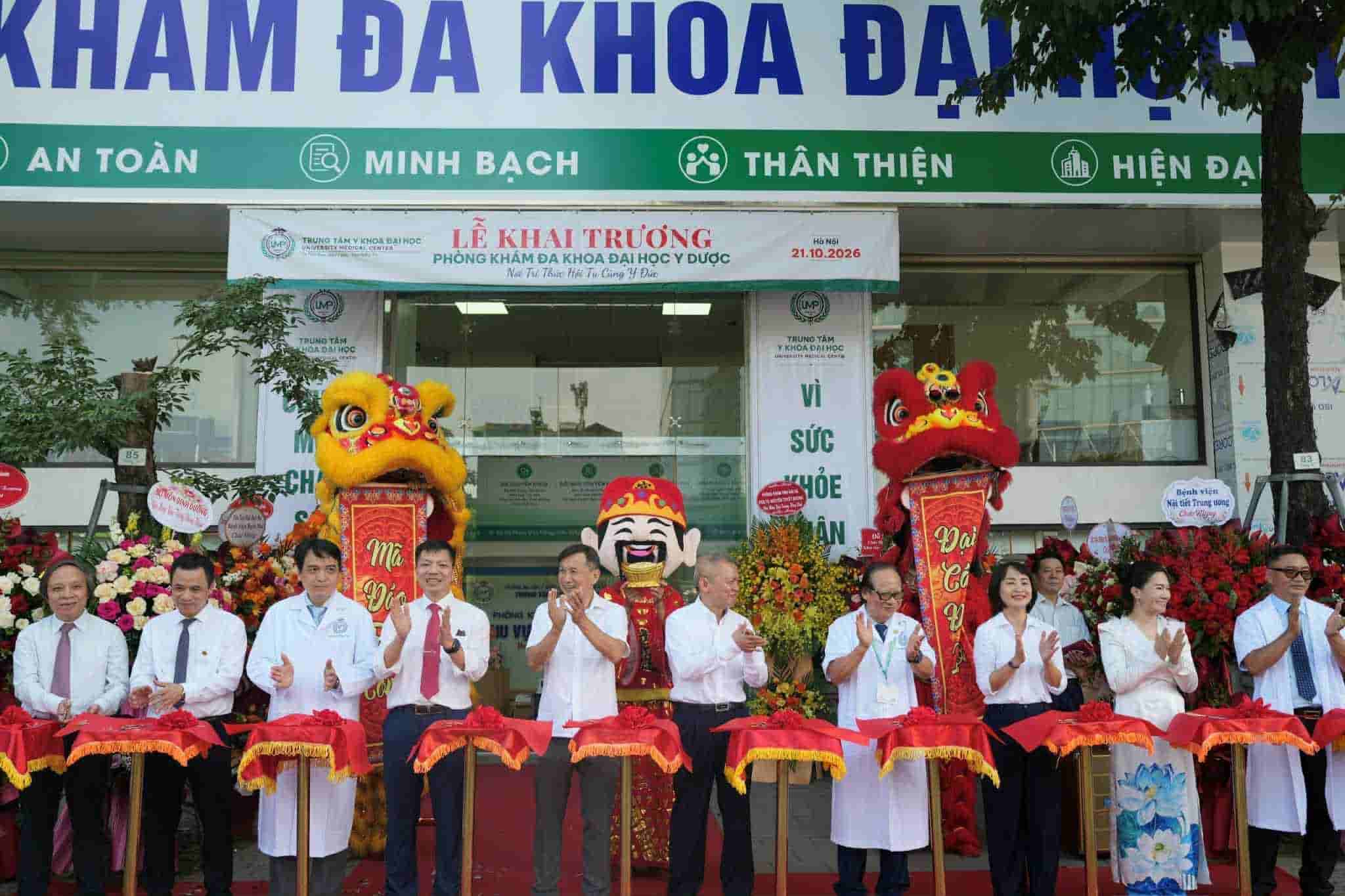 Khai trương Phòng khám đa khoa Đại học Y Dược: Gắn kết khám chữa bệnh với đào tạo và nghiên cứu khoa học